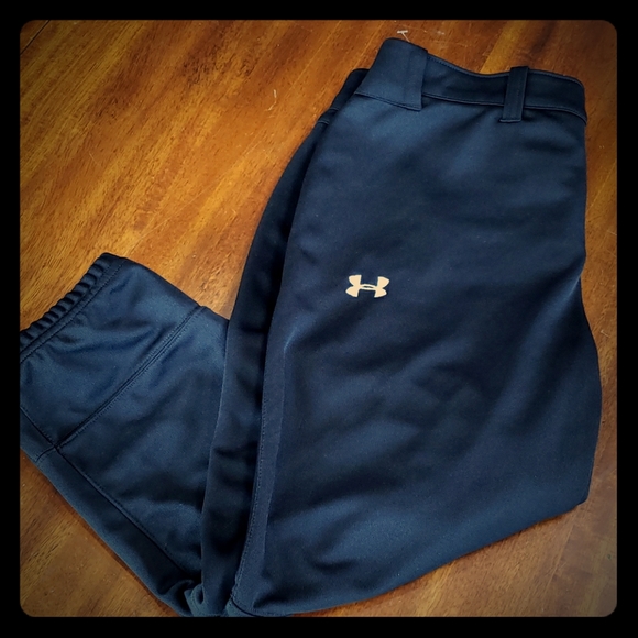 Under Armour Other - Under Armour Fitted Medium Black Baseball Softball